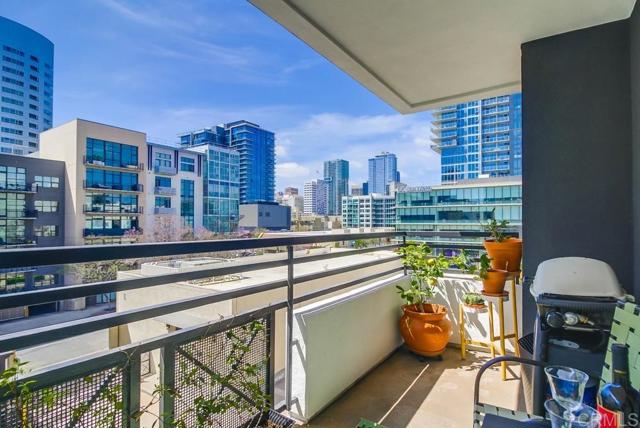 Detail Gallery Image 1 of 1 For 550 Park Bld #2403,  San Diego,  CA 92101 - 1 Beds | 1 Baths