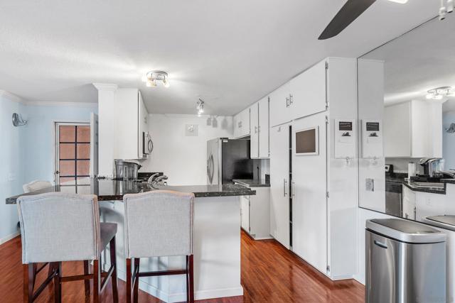 7087 Camino Revueltos #302, San Diego CA: https://media.crmls.org/mediaz/a304d2e9-1fb8-4b4b-8d65-44454e0589e1.jpg