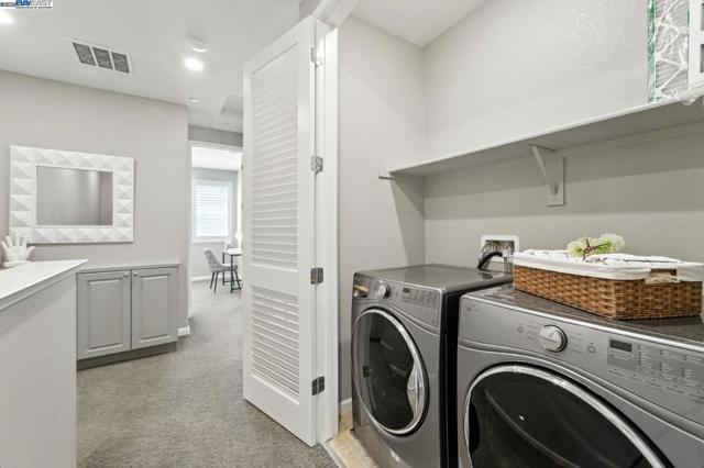 418 Desert Holly St, Milpitas CA: https://media.crmls.org/mediaz/a30518ff-5e36-4106-9c1c-b595def25df2.jpg
