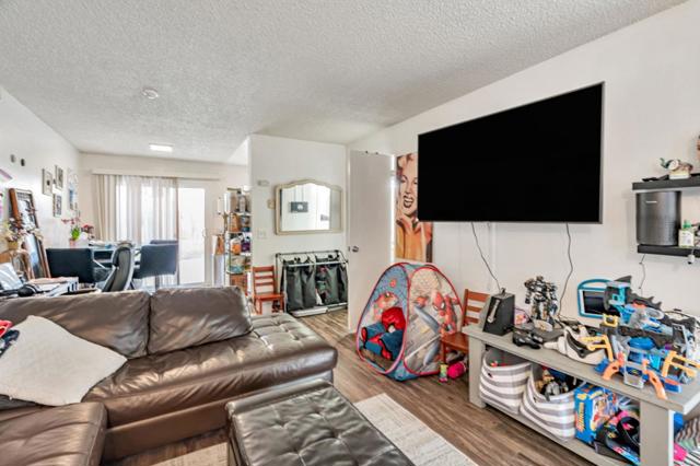2560 Kenton Court, Santa Rosa CA: https://media.crmls.org/mediaz/a3054f1a-68f6-49be-8f6c-c7ae6b5f30d1.jpg