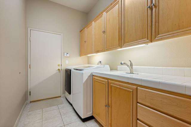 285 Kavenish Drive, Rancho Mirage CA: https://media.crmls.org/mediaz/a305f60b-a9f9-46e5-9cda-64401a4c0ad7.jpg