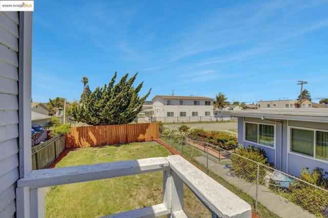 319 S 37Th St, Richmond CA: https://media.crmls.org/mediaz/a305f74f-8895-429c-840e-5ad58607f264.jpg