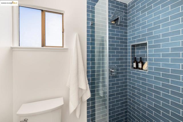 568 Vistamont Ave, Berkeley CA: https://media.crmls.org/mediaz/a30734e8-5337-4b01-98b5-974f50ce56fe.jpg