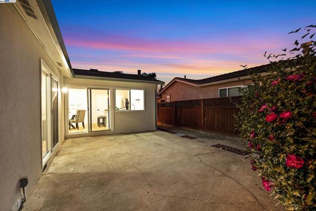1942 Sherman Dr, Union City CA: https://media.crmls.org/mediaz/a307c116-ef82-4a2a-9717-1d26f19346a7.jpg