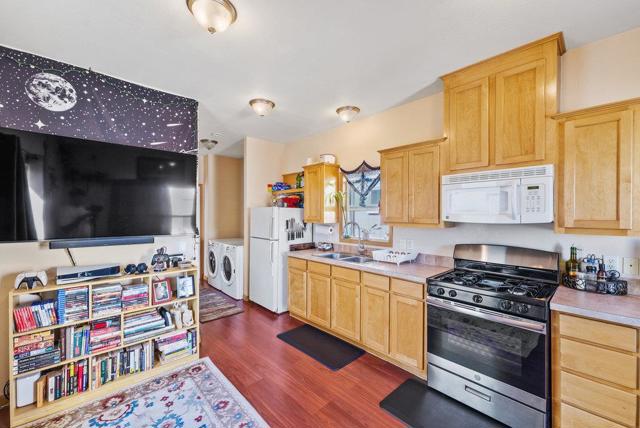 1730 Commercial, Santa Cruz CA: https://media.crmls.org/mediaz/a307fdf6-f1f4-4b36-8331-4b6fa3bbe738.jpg