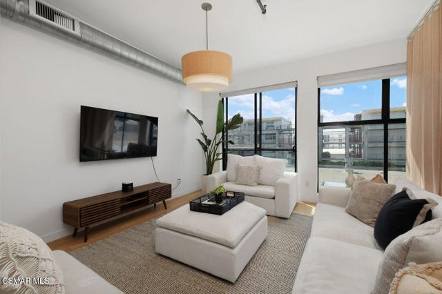 4115 Glencoe Avenue, Marina del Rey CA: https://media.crmls.org/mediaz/a3080eec-1e22-4148-9ec9-89efc6d31241.jpg