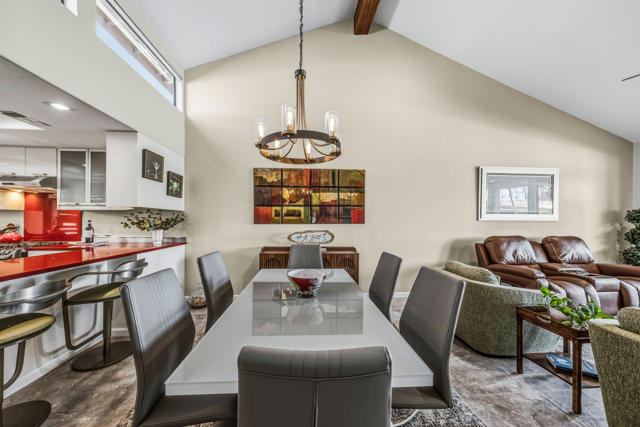 148 Las Lomas, Palm Desert, CA 92260