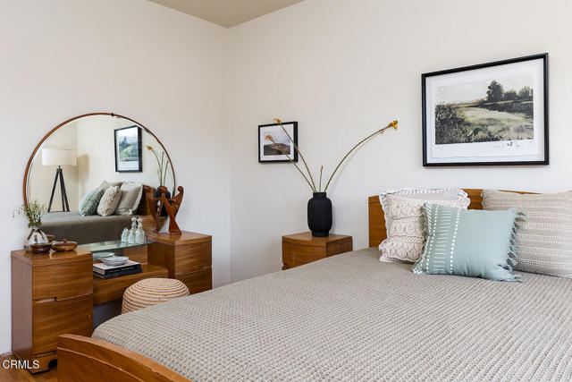 5134 Monte Bonito Drive Drive, Los Angeles CA: https://media.crmls.org/mediaz/a30905e4-c270-4e5f-a781-458f250f2207.jpg
