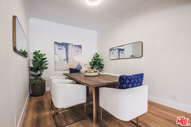 133 S Oakhurst Drive, Beverly Hills CA: https://media.crmls.org/mediaz/a309307b-a85a-47b8-9bc5-2323cb48848f.jpg