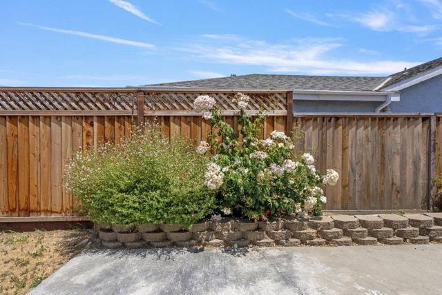 2301 Valley View Road, Hollister CA: https://media.crmls.org/mediaz/a309ea38-97d6-4610-b940-0b4f59be1baa.jpg