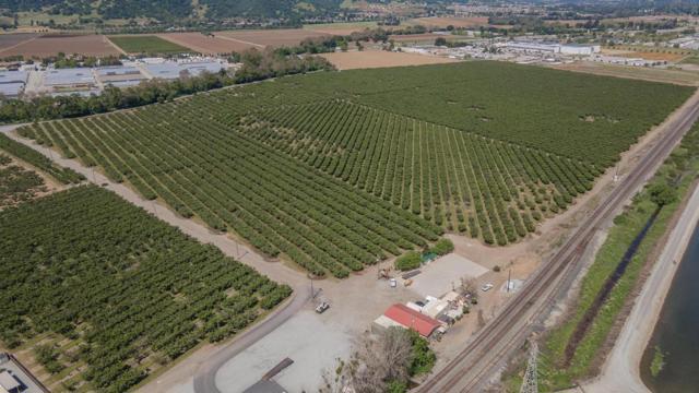 275 Bolsa Road, Gilroy CA: https://media.crmls.org/mediaz/a309f8bb-0447-4138-8510-201174753478.jpg