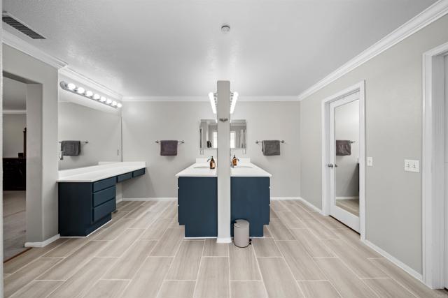1312 Summer Ct, Vista CA: https://media.crmls.org/mediaz/a30a8202-88cc-4913-a653-1b6f7da4eb55.jpg