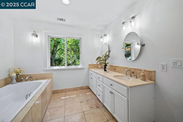 921 Foye Drive, Lafayette CA: https://media.crmls.org/mediaz/a30a9267-42fa-4358-95c2-98d0fc86bc49.jpg