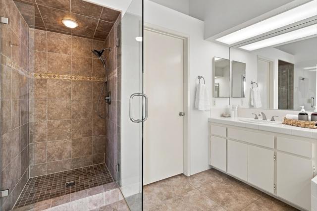 752 Vista Lago Drive N, Palm Desert, CA 92211