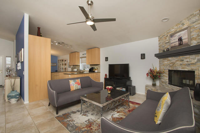 Image 15 of 28 For 52600 Avenida Alvarado