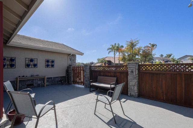 148 Greenbriar Way, Salinas CA: https://media.crmls.org/mediaz/a30b1f7e-73cc-48d0-9465-596d0907378b.jpg
