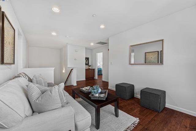 6268 Byron Ln, San Ramon CA: https://media.crmls.org/mediaz/a30b3f4b-96ce-4f75-ade5-f552b40a1dbe.jpg