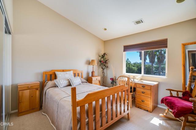 35135 Caprock Road, Santa Clarita CA: https://media.crmls.org/mediaz/a30b692d-9ca9-4b48-b0f6-4176c3ffef86.jpg