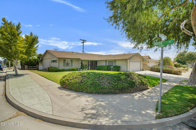 624 Montgomery Avenue, Ventura CA: https://media.crmls.org/mediaz/a30c40db-c68c-4355-bb18-b2c79914c8ad.jpg