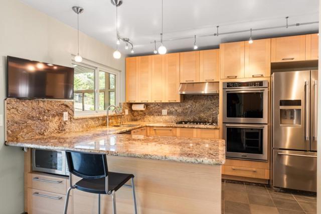 1020 Everglades Drive, Pacifica CA: https://media.crmls.org/mediaz/a30dc53c-11a1-4e33-bb31-1dff44d564fd.jpg