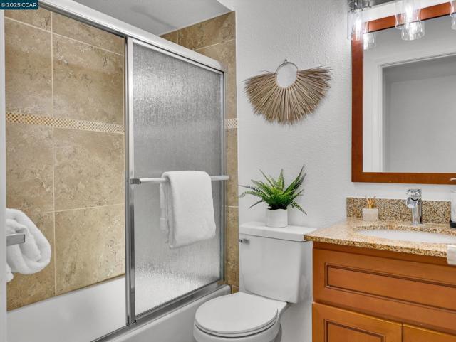 2033 Sierra Rd, Concord CA: https://media.crmls.org/mediaz/a30e3032-584b-4581-9a2f-c2919107fa85.jpg