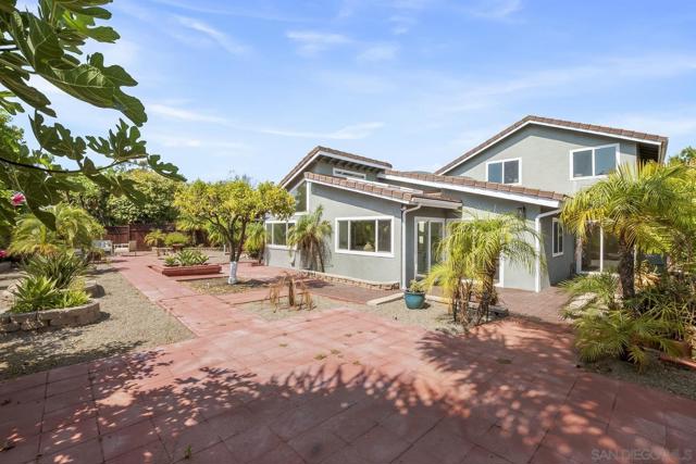 9956 Cummins Pl, San Diego CA: https://media.crmls.org/mediaz/a30e9370-a57b-466b-9981-b0144062ae73.jpg