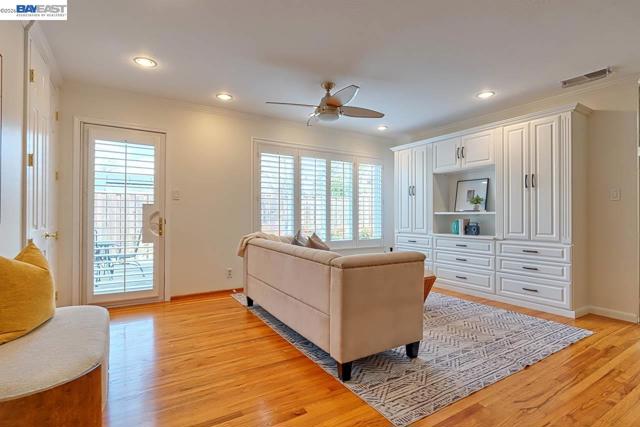 1515 Miramonte Ave, Mountain View CA: https://media.crmls.org/mediaz/a30eeba5-5d86-4260-a75b-ae7ee4d4a599.jpg