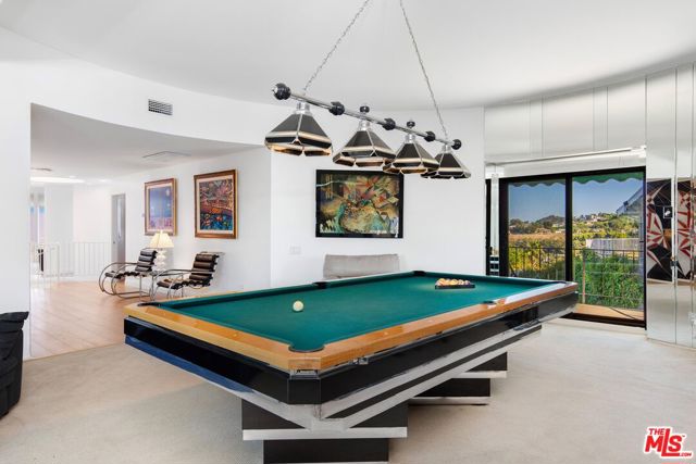 16894 Encino Hills Drive, Encino CA: https://media.crmls.org/mediaz/a30f280e-83f4-4f1c-8405-f9958c78bb80.jpg