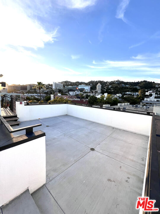 1200 N Sweetzer Avenue, West Hollywood CA: https://media.crmls.org/mediaz/a30f7dfe-c0b7-4969-b1f7-aece58378f00.jpg