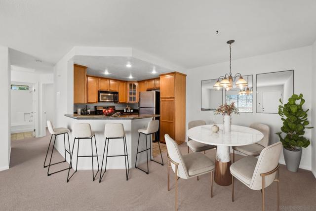 12560 Carmel Creek Rd, San Diego CA: https://media.crmls.org/mediaz/a30fa3c5-ec00-40e9-89b1-1bd8b6d8a8de.jpg