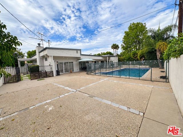 10400 Canby Avenue photo 14