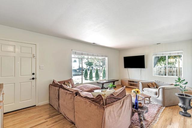 1010 Monterey Street, Hollister CA: https://media.crmls.org/mediaz/a31034e2-e461-4243-8e7e-4e265c47df09.jpg