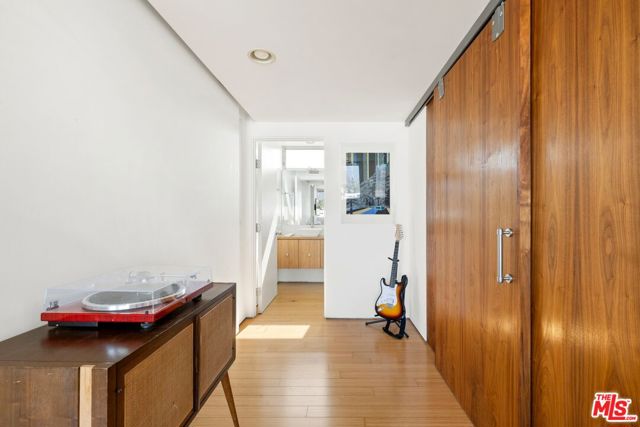 950 N Orange Grove Avenue, West Hollywood CA: https://media.crmls.org/mediaz/a310c35c-21ba-4350-be4c-f73ad2504e62.jpg