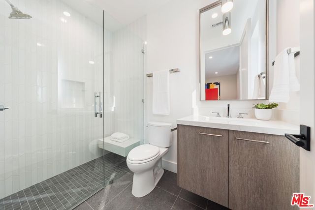 1213 Pine Street, Santa Monica CA: https://media.crmls.org/mediaz/a311682b-7da4-4aa7-b16a-8f0c9d9553e7.jpg