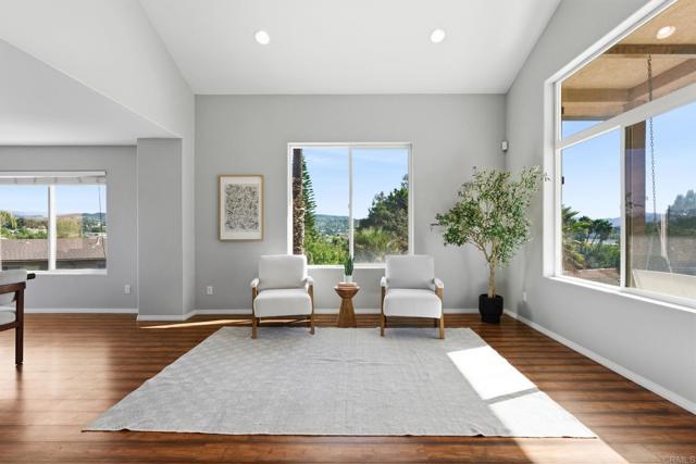 Detail Gallery Image 6 of 55 For 209 Journeys End, Vista,  CA 92083 - 4 Beds | 2/1 Baths