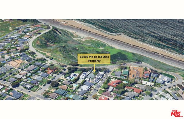 15419 Via De Las Olas, Pacific Palisades CA: https://media.crmls.org/mediaz/a311db55-8b52-4b47-aaee-99b1544dd82c.jpg