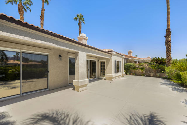 48509 ViA Encanto, La Quinta CA: https://media.crmls.org/mediaz/a311dde6-e194-49d5-9218-4ff7f96e0cb1.jpg