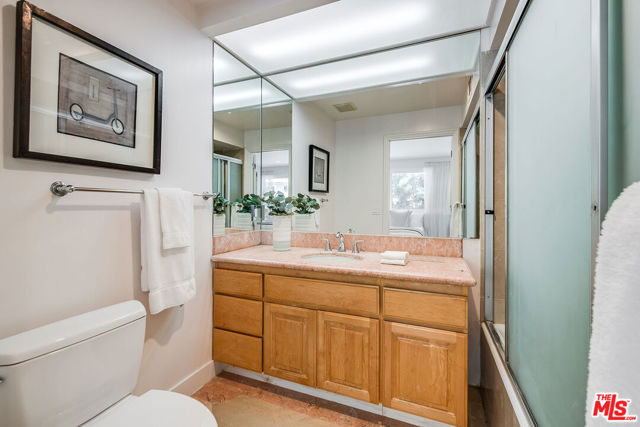 1177 Loma Linda Drive, Beverly Hills CA: https://media.crmls.org/mediaz/a311f1a4-8f93-4cf5-8b7b-8c540ffb9bb5.jpg
