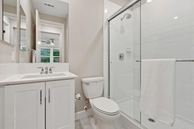 Image 18 of 47 For 922 Lindbergh Drive