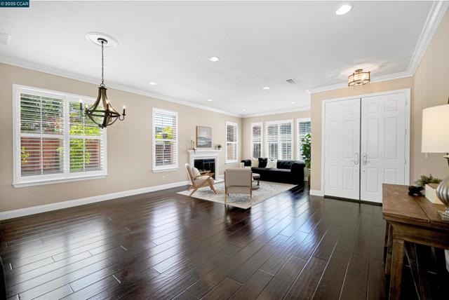 139 Shelterwood Ln, Danville CA: https://media.crmls.org/mediaz/a3141f2e-0446-416e-a5f8-a624a25a878a.jpg