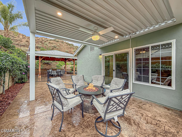 751 Muirfield Avenue, Simi Valley CA: https://media.crmls.org/mediaz/a314a0ea-0369-409b-b553-c183d9dcba36.jpg