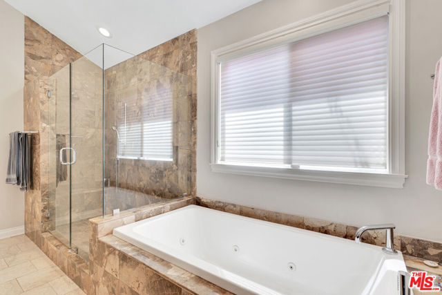 3733 Willowcrest Avenue, Studio City CA: https://media.crmls.org/mediaz/a3158249-a104-4299-a8b4-4d23da92dd02.jpg
