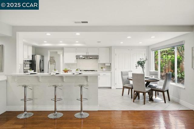 29 Blue Haven Ct, Danville CA: https://media.crmls.org/mediaz/a3163ff6-315c-4d6b-979d-428ab2a68b4f.jpg