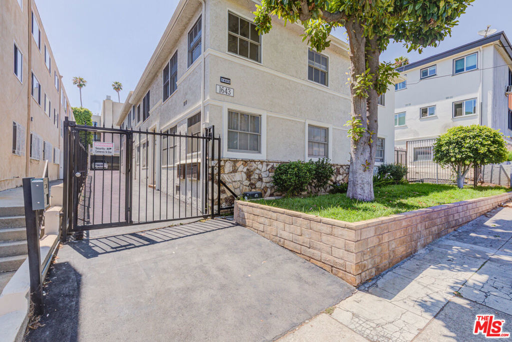 1643 N Formosa Avenue #3