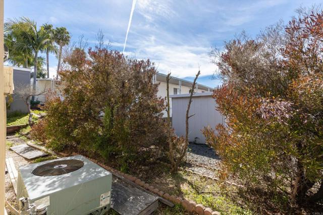 Detail Gallery Image 8 of 12 For 718 Sycamore #104,  Vista,  CA 92083 - 2 Beds | 2 Baths