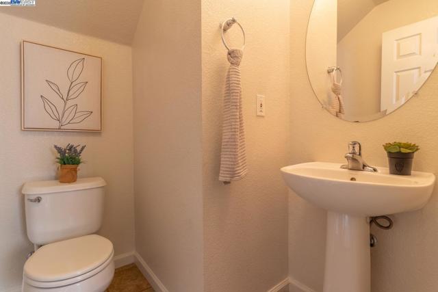 1526 Cat Tail Dr, Stockton CA: https://media.crmls.org/mediaz/a3173456-34d5-429f-9d69-89fbd973b26a.jpg