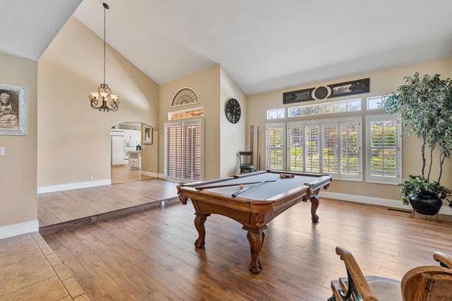 120 Tierra Del Sol, Hollister CA: https://media.crmls.org/mediaz/a3175661-2d60-4ff4-aa94-04090c72c834.jpg