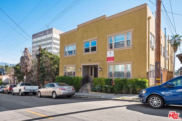 1044 N BONNIE BRAE Street, Los Angeles CA: https://media.crmls.org/mediaz/a3178359-89d6-48fd-85fa-a8b2298e391c.jpg