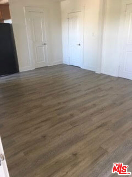 1016 Laguna Avenue, Los Angeles CA: https://media.crmls.org/mediaz/a317a509-930c-491e-a0bd-72b1c9d45b15.jpg