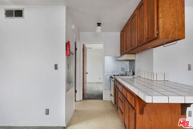 717 Marco Place, Venice CA: https://media.crmls.org/mediaz/a317a6a9-29e8-48c1-b0b0-46bd974d9cb0.jpg